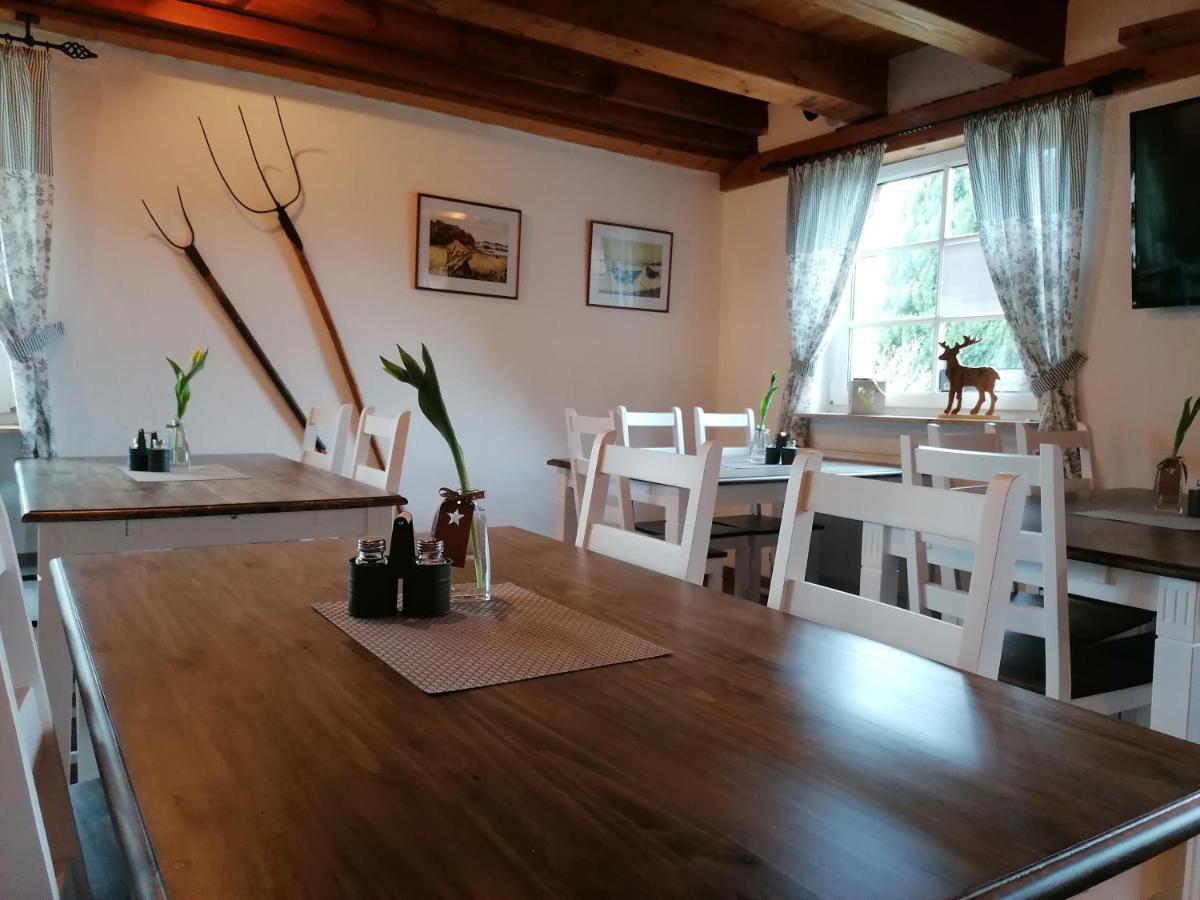 Boddenhus Auf Ruegen - Ferienwohnungen Und Pension Rappin Ngoại thất bức ảnh