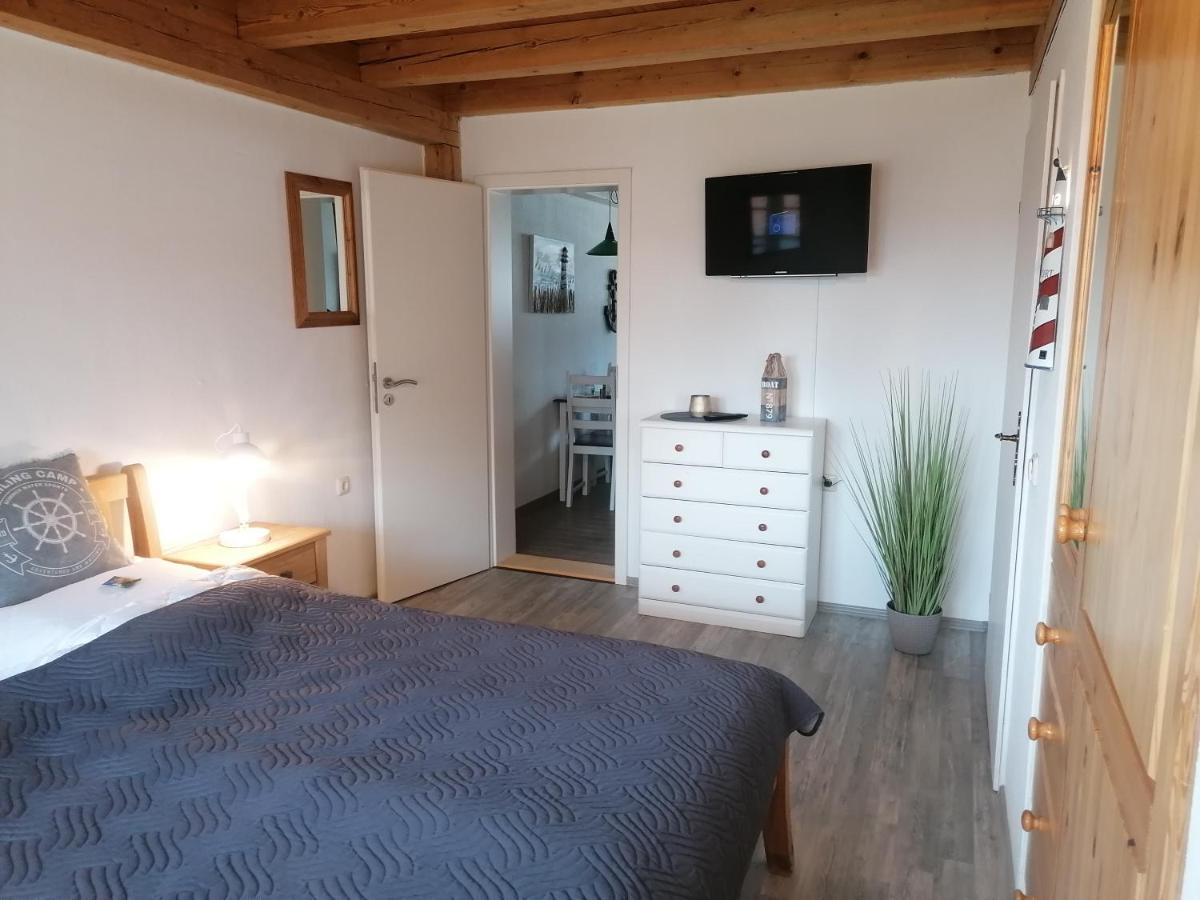 Boddenhus Auf Ruegen - Ferienwohnungen Und Pension Rappin Ngoại thất bức ảnh